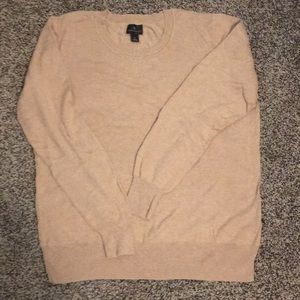 Light and comfortable sweater